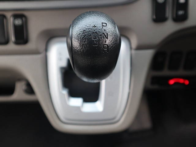 三菱ふそうキャンター平ボディ小型（2t・3t）[写真28]