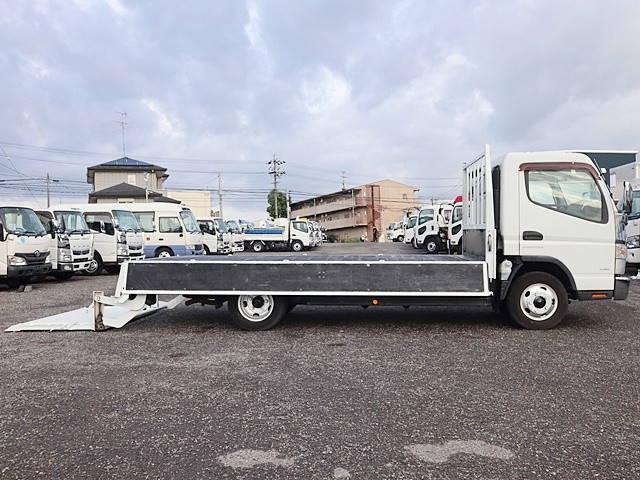 三菱ふそうキャンター平ボディ小型（2t・3t）[写真09]