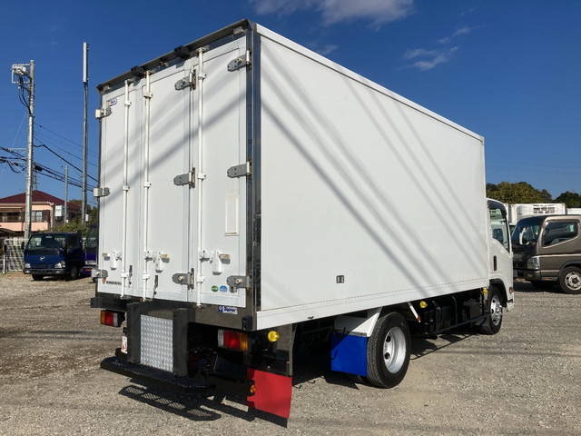 いすゞエルフ冷凍車（冷蔵車）小型（2t・3t）[写真02]