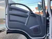 いすゞエルフ冷凍車（冷蔵車）小型（2t・3t）[写真25]