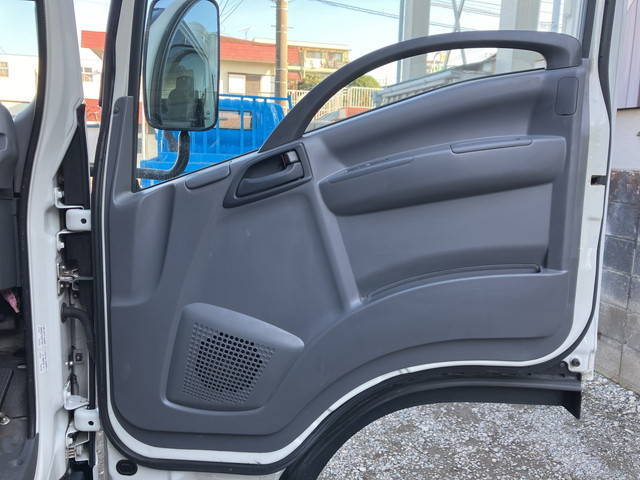 いすゞエルフ冷凍車（冷蔵車）小型（2t・3t）[写真26]