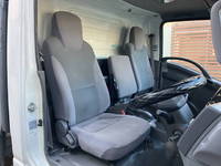 いすゞエルフ冷凍車（冷蔵車）小型（2t・3t）[写真28]