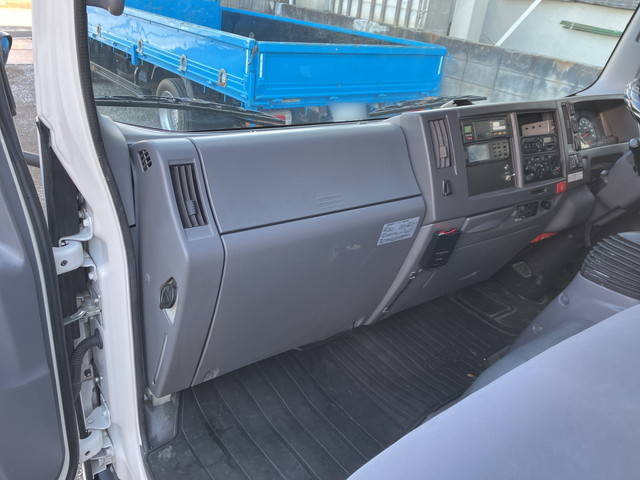 いすゞエルフ冷凍車（冷蔵車）小型（2t・3t）[写真30]