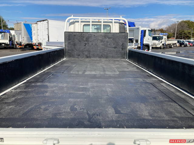 日野デュトロ平ボディ小型（2t・3t）[写真15]