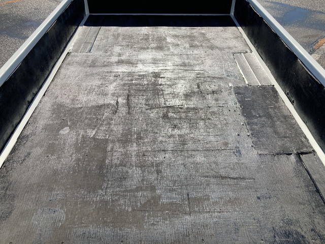 日野デュトロ平ボディ小型（2t・3t）[写真16]