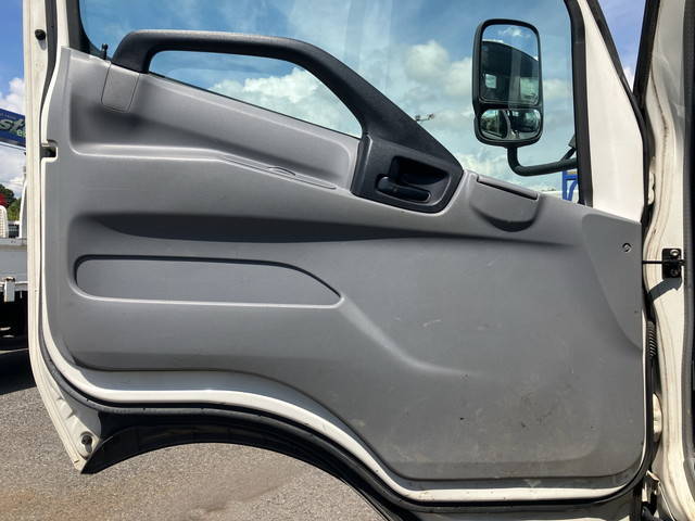 日野デュトロ平ボディ小型（2t・3t）[写真24]