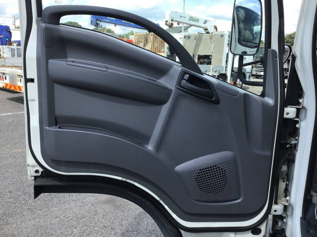 いすゞエルフ冷凍車（冷蔵車）小型（2t・3t）[写真29]