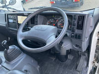 いすゞエルフ冷凍車（冷蔵車）小型（2t・3t）[写真34]