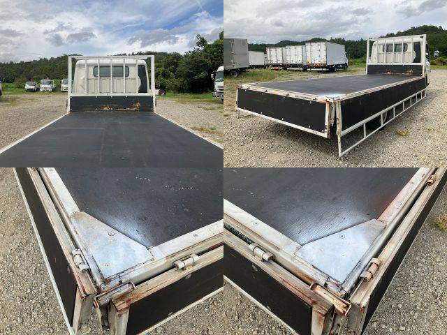 三菱ふそうキャンター平ボディ小型（2t・3t）[写真12]