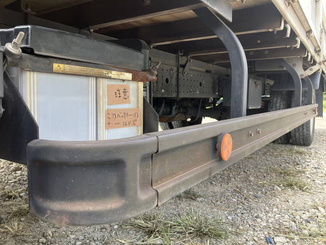 三菱ふそうキャンター平ボディ小型（2t・3t）[写真13]