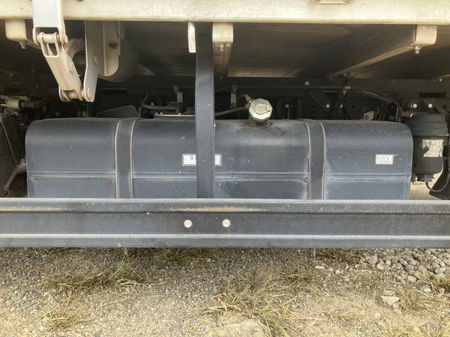 三菱ふそうキャンター平ボディ小型（2t・3t）[写真15]