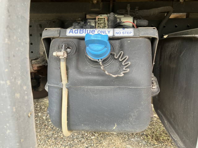 三菱ふそうキャンター平ボディ小型（2t・3t）[写真16]