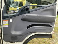 三菱ふそうキャンター平ボディ小型（2t・3t）[写真24]