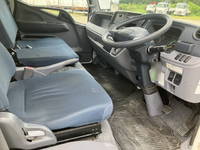 三菱ふそうキャンター平ボディ小型（2t・3t）[写真25]