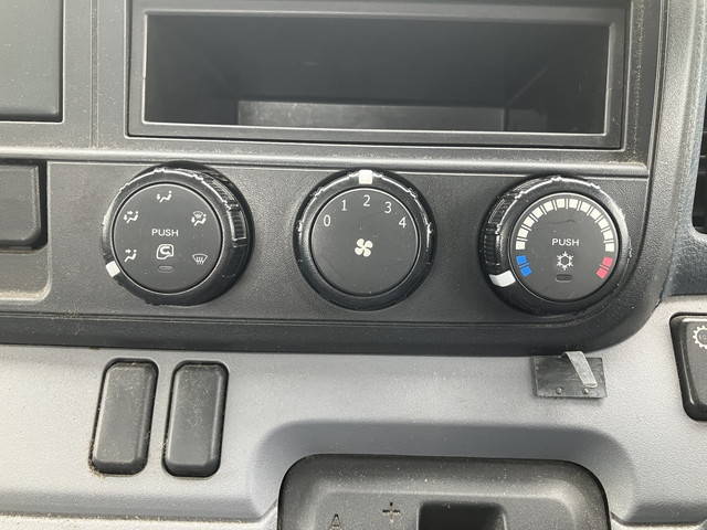 三菱ふそうキャンター平ボディ小型（2t・3t）[写真34]