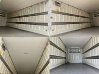 日野レンジャー冷凍車（冷蔵車）中型（4t）[写真12]