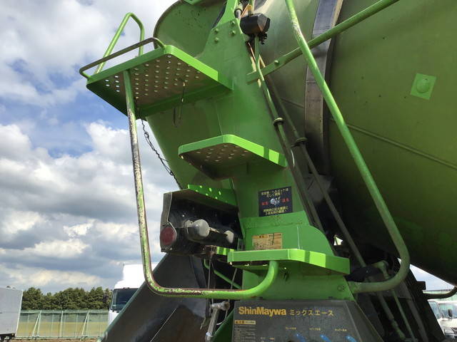 三菱ふそうスーパーグレートミキサー車（コンクリートミキサー）大型（10t）[写真10]