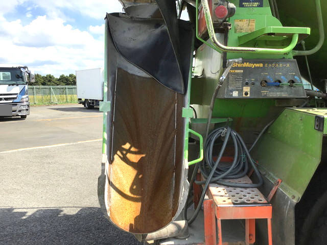 三菱ふそうスーパーグレートミキサー車（コンクリートミキサー）大型（10t）[写真12]