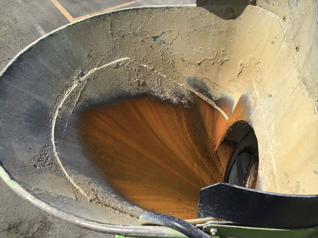 三菱ふそうスーパーグレートミキサー車（コンクリートミキサー）大型（10t）[写真18]