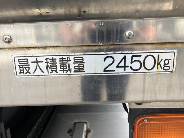 いすゞフォワード冷凍車（冷蔵車）中型（4t）[写真13]