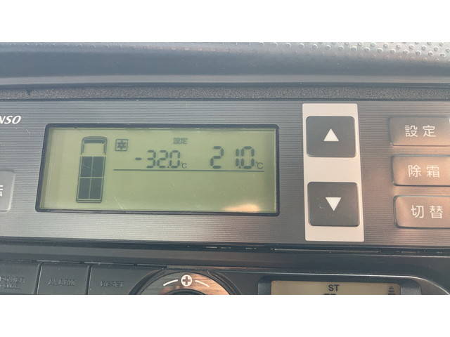 いすゞフォワード冷凍車（冷蔵車）中型（4t）[写真18]