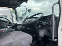 いすゞフォワード冷凍車（冷蔵車）中型（4t）[写真34]