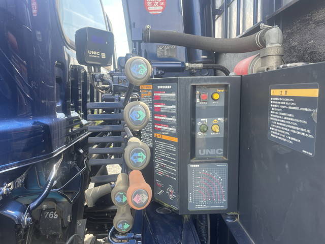 いすゞフォワードユニック5段中型（4t）[写真10]