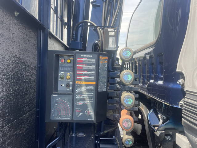 いすゞフォワードユニック5段中型（4t）[写真11]