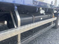 いすゞフォワードユニック5段中型（4t）[写真16]