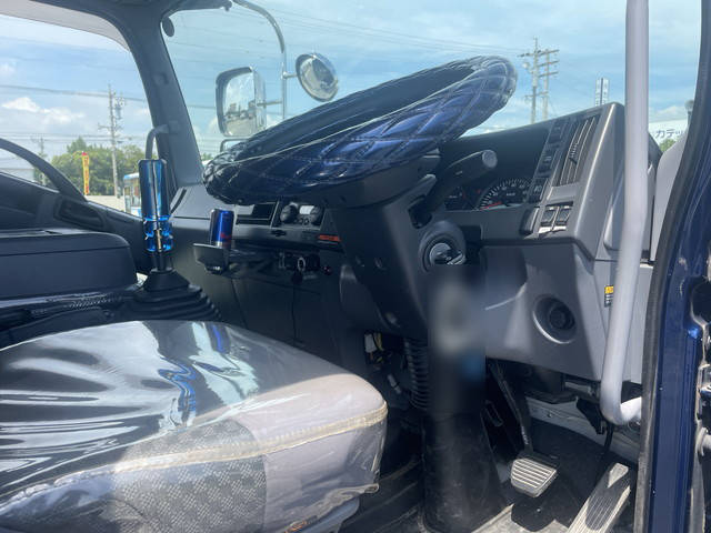 いすゞフォワードユニック5段中型（4t）[写真29]