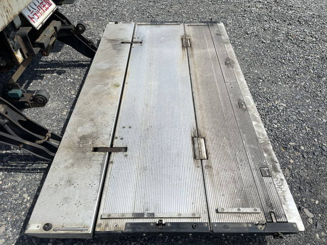 日野デュトロアルミバン小型（2t・3t）[写真18]