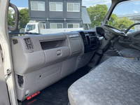 日野デュトロアルミバン小型（2t・3t）[写真32]