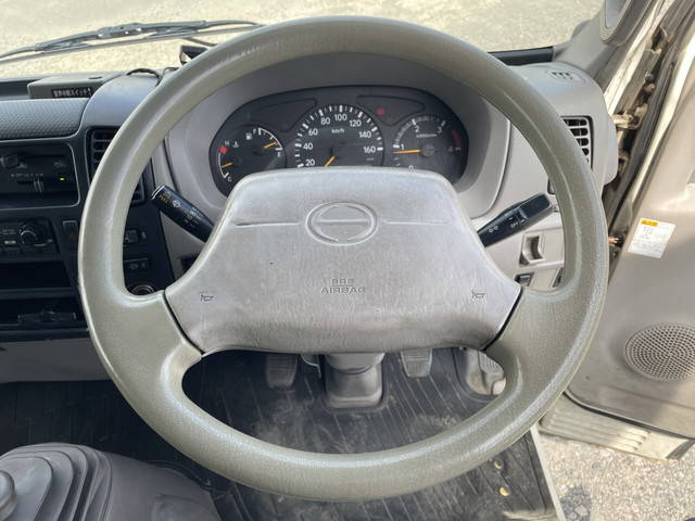 日野デュトロアルミバン小型（2t・3t）[写真37]