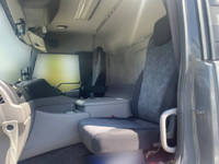 UDトラックスクオンアルミウイング大型（10t）[写真24]