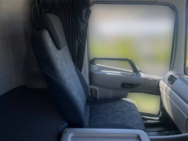 UDトラックスクオンアルミウイング大型（10t）[写真27]