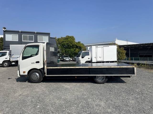 日野デュトロ平ボディ小型（2t・3t）[写真13]