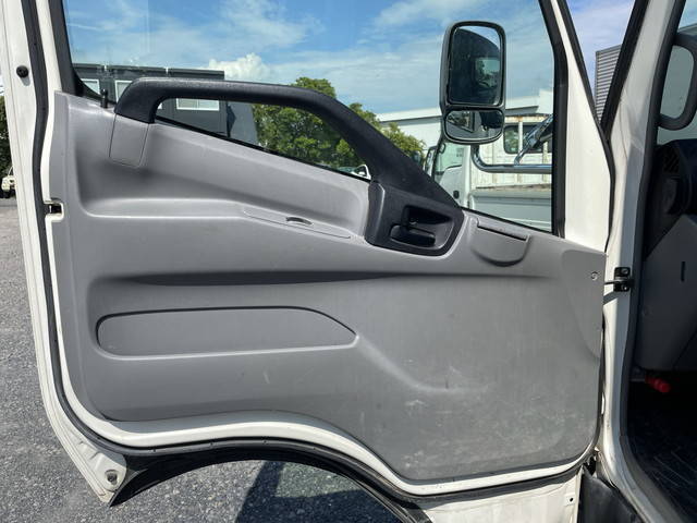 日野デュトロ平ボディ小型（2t・3t）[写真29]