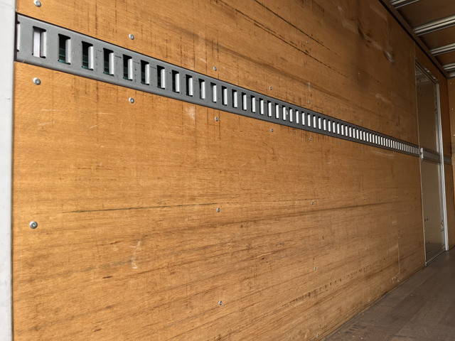 マツダタイタンアルミバン小型（2t・3t）[写真10]