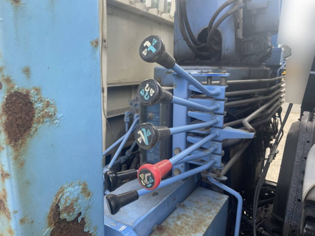 いすゞフォワードセルフクレーン3段中型（4t）[写真11]