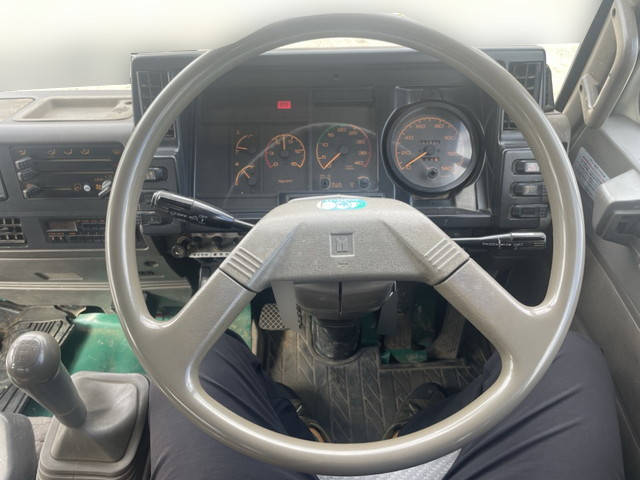 いすゞフォワードセルフクレーン3段中型（4t）[写真33]