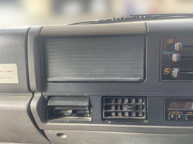 いすゞフォワードセルフクレーン3段中型（4t）[写真37]