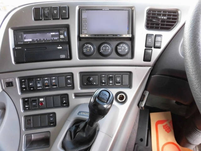 UDトラックスクオンアルミウイング大型（10t）[写真14]