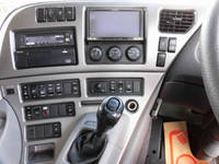 UDトラックスクオンアルミウイング大型（10t）[写真14]