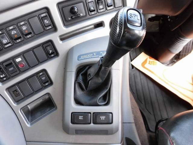 UDトラックスクオンアルミウイング大型（10t）[写真15]