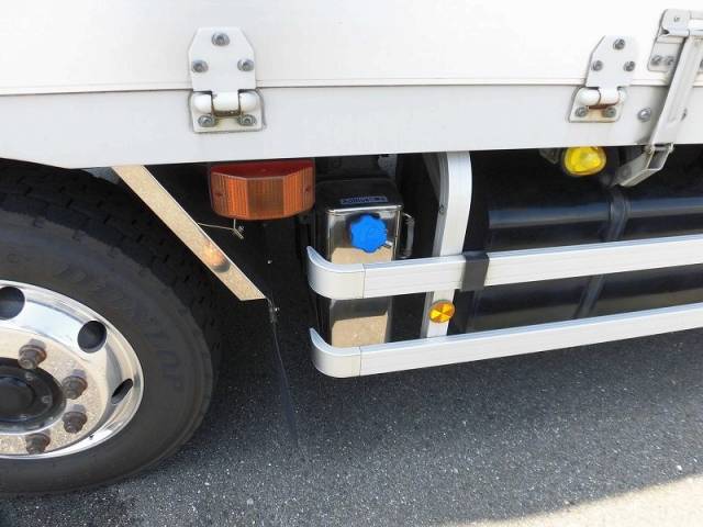 UDトラックスクオンアルミウイング大型（10t）[写真25]