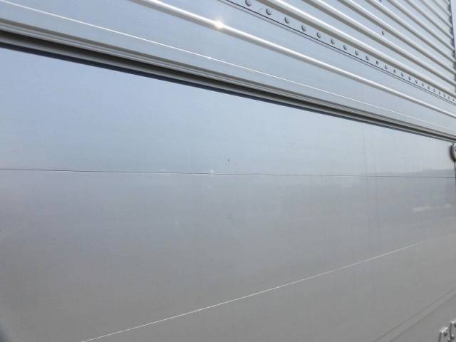 UDトラックスクオンアルミウイング大型（10t）[写真28]