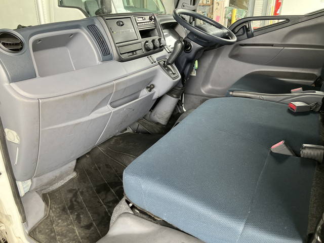 三菱ふそうキャンターダブルキャブ（Wキャブ）小型（2t・3t）[写真31]