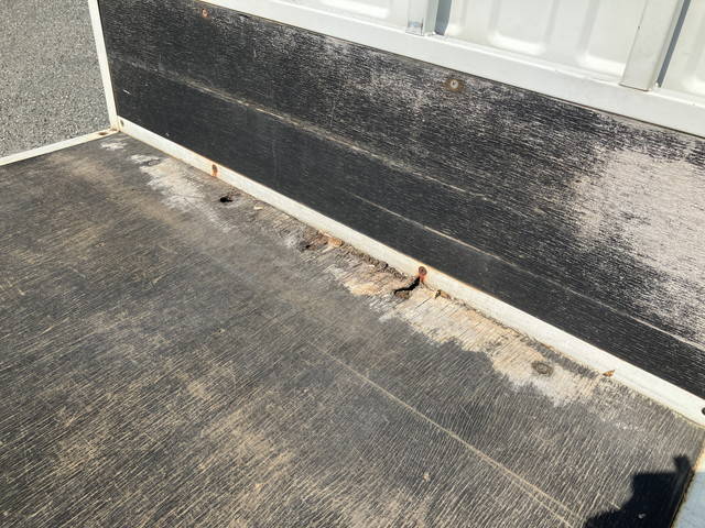 日産アトラス平ボディ小型（2t・3t）[写真14]