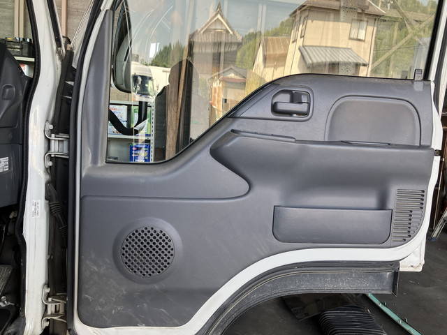 日産アトラス平ボディ小型（2t・3t）[写真29]