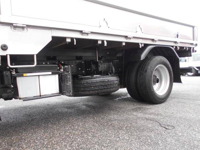 三菱ふそうキャンター平ボディ小型（2t・3t）[写真11]